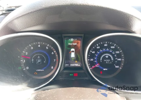 2015 Hyundai Santa Fe Sport 2.4L z USA, uszkodzony, nr VIN 5XYZUDLB6FG286343